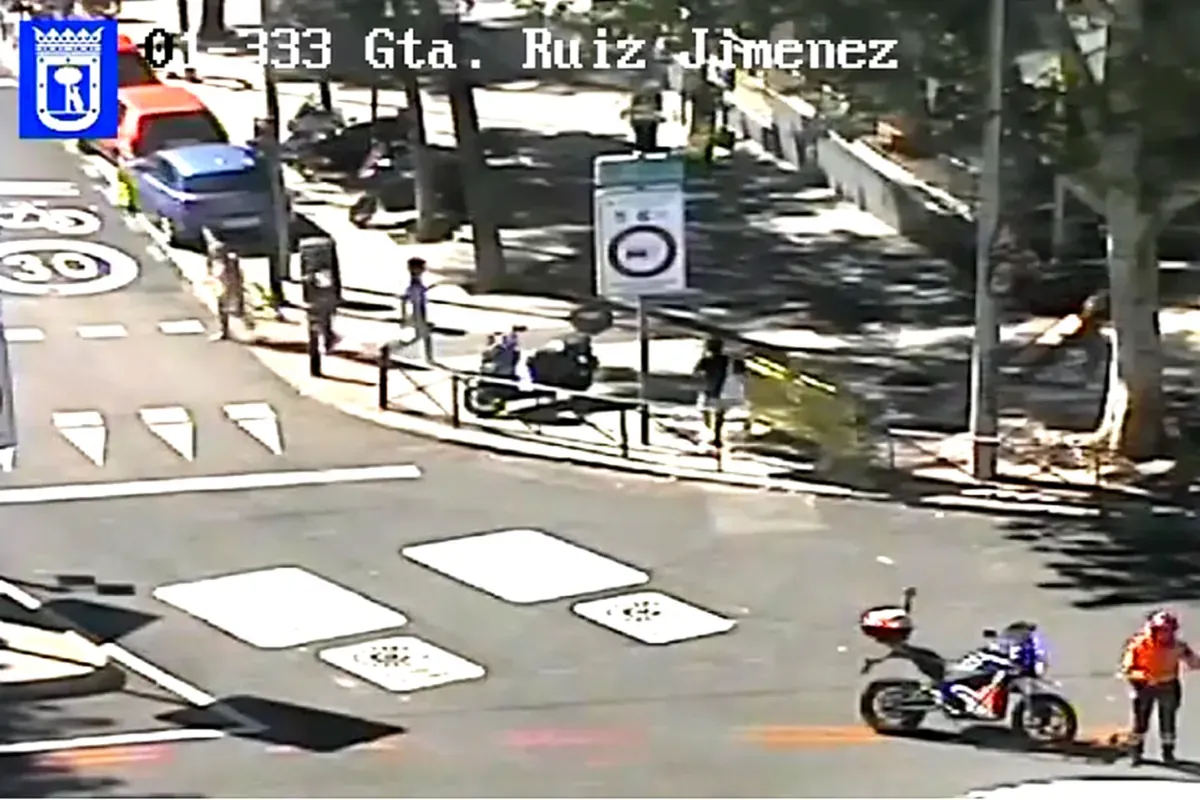Los Tedax desalojan la glorieta de San Bernardo tras detener a un hombre con una granada de la Guerra Civil en el bolsillo