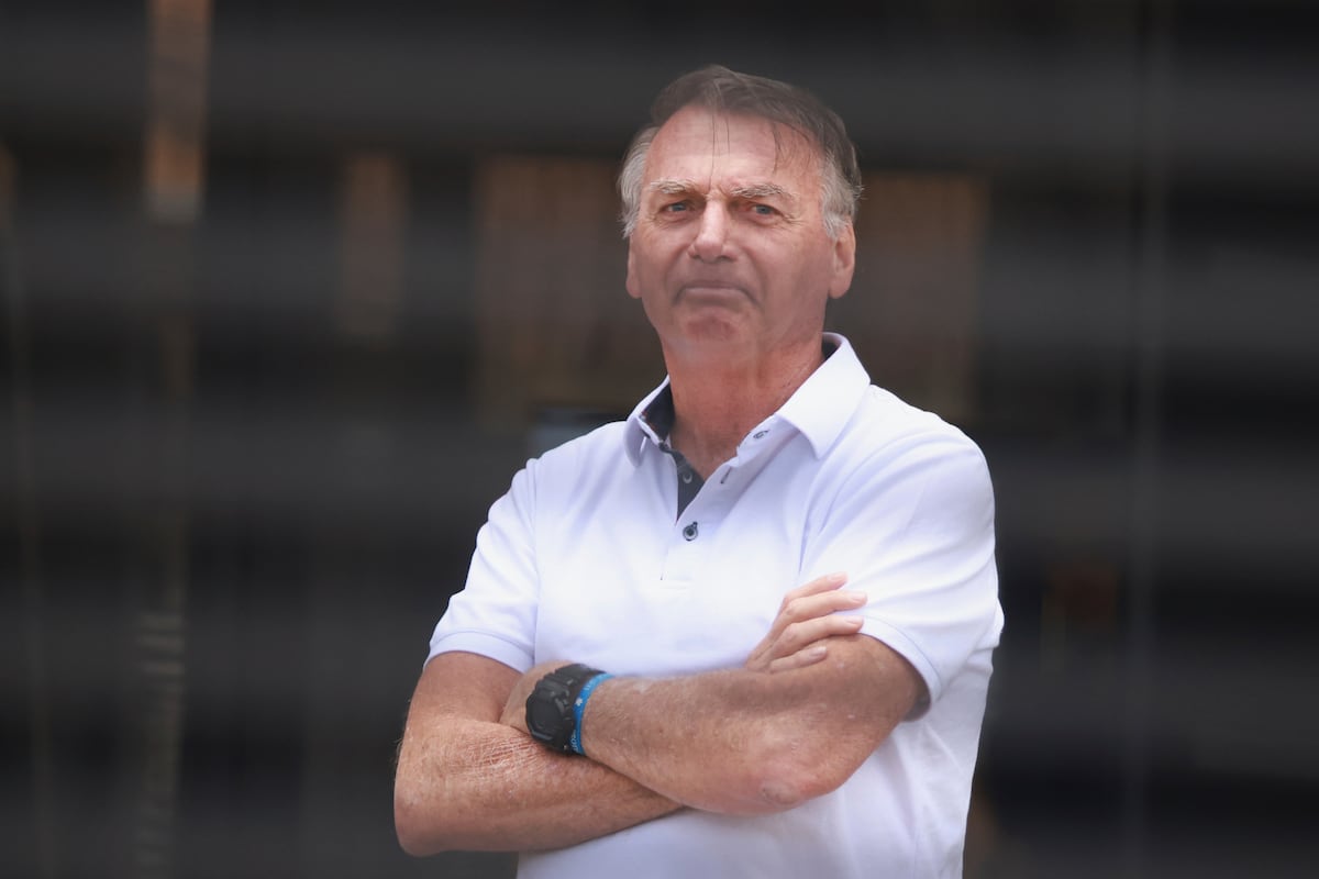 El juez Alexandre de Moraes concede el arresto domiciliario “temporal” al expresidente Jair Bolsonaro