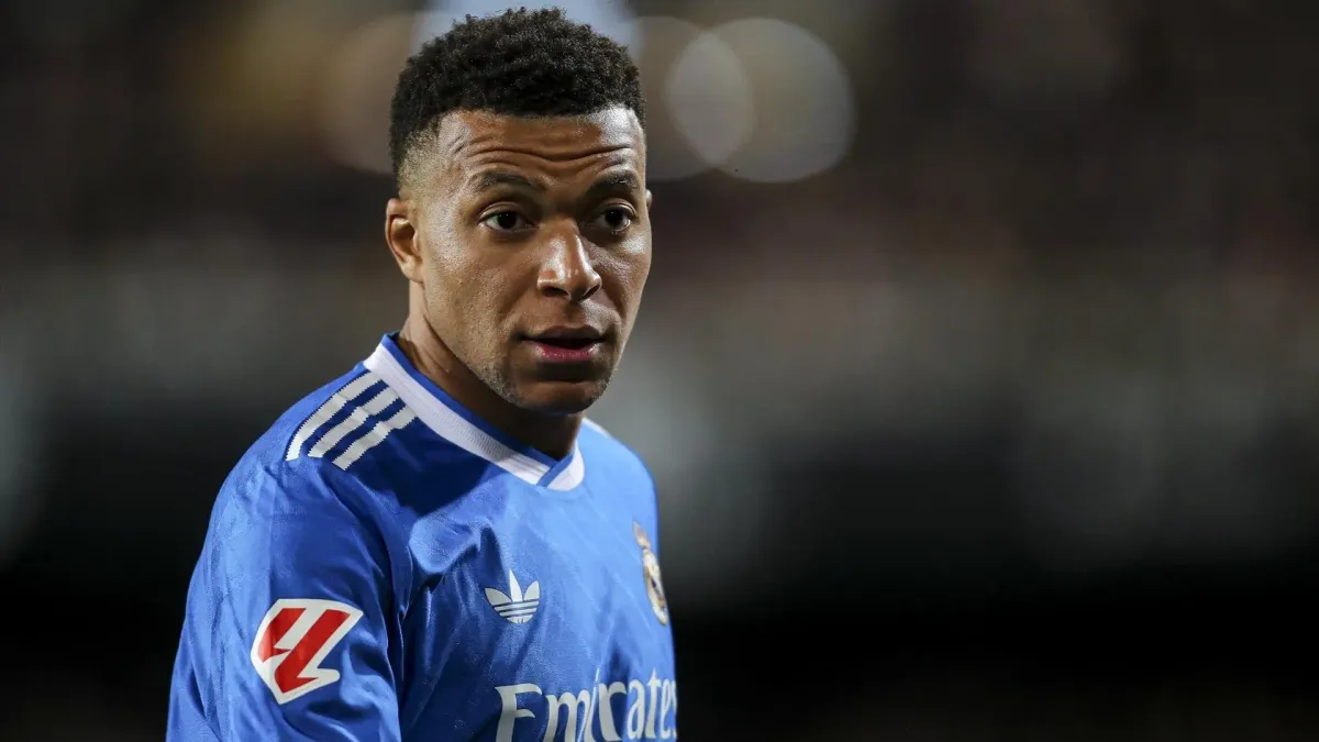 
         El surrealista error del Real Madrid con la lesión de Kylian Mbappé: se equivocaron de rodilla 
    