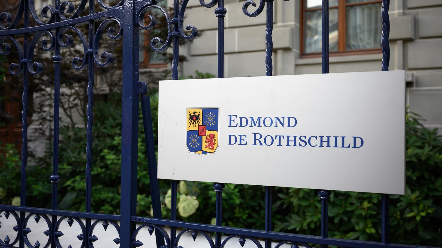 Affaire Epstein : le siège de la banque Edmond de Rothschild à Paris perquisitionné dans le cadre de l'enquête ouverte par le PNF pour "corruption"