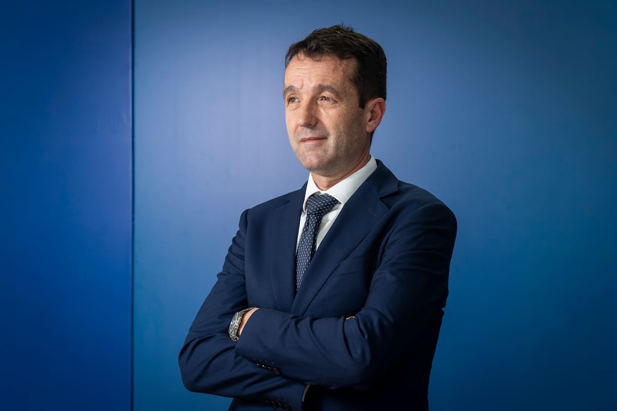 Ángel Escribano, presidente de Indra, recoge el premio Cinco Días al Ejecutivo del Ibex 35 del Año