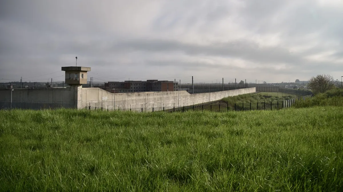 Evasion de Villepinte : une jeune femme placée en garde à vue après s'être rendue au commissariat de Metz, affirmant être impliquée dans l'affaire