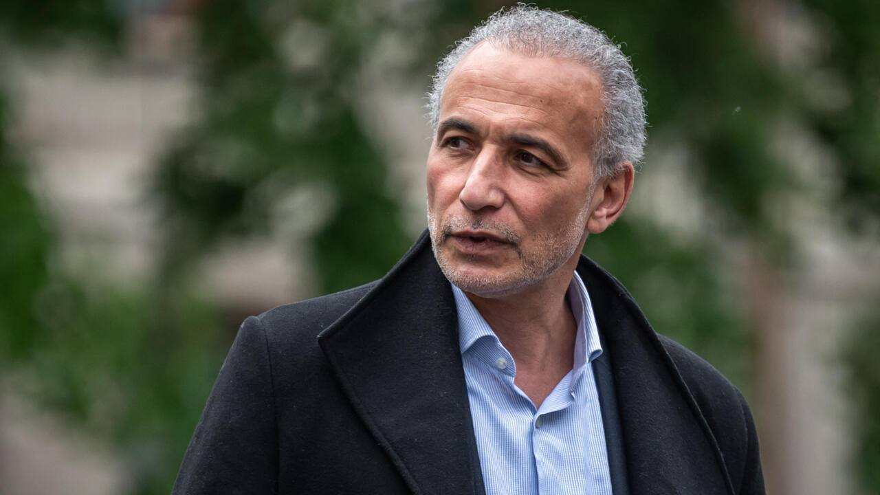 France: 18 ans de prison requis contre l'islamologue Tariq Ramadan jugé par défaut pour viols