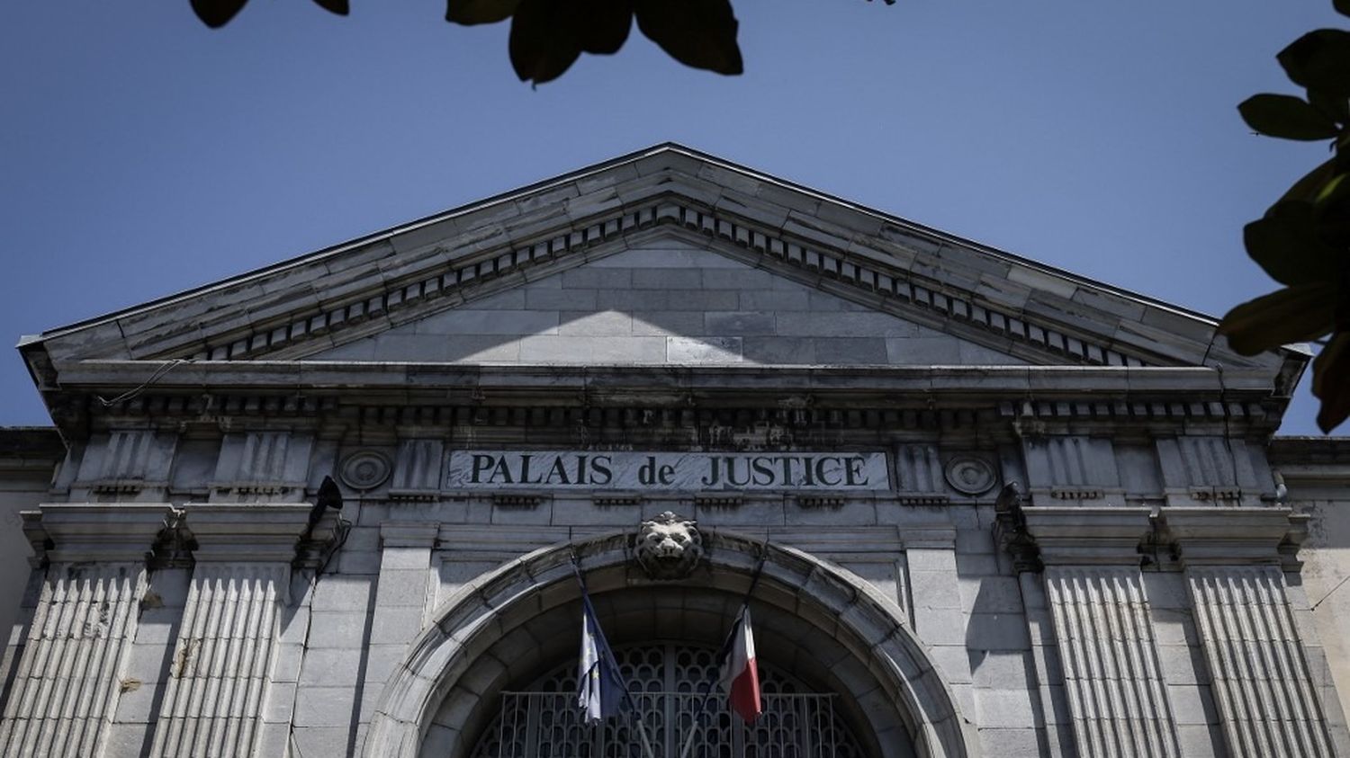 Un militaire jugé pour violences conjugales à Tarbes, dans les Hautes-Pyrénées, s'évade du tribunal pendant son procès