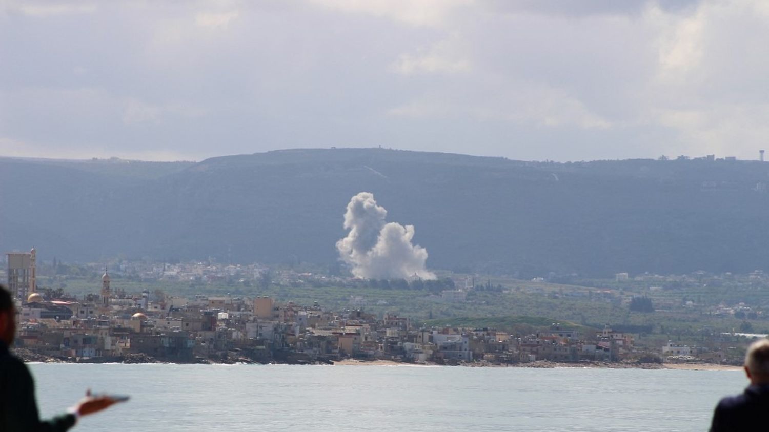 Guerre au Moyen-Orient : Donald Trump affirme que Etats-Unis négocient avec l'Iran, Israël veut prendre le contrôle d'une zone dans le sud du Liban... Ce qu'il faut retenir de la journée du mardi 24 mars