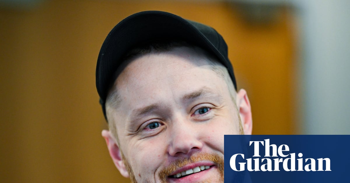 Man who talked down hospital bomber says would-be attacker asked for a cuddle