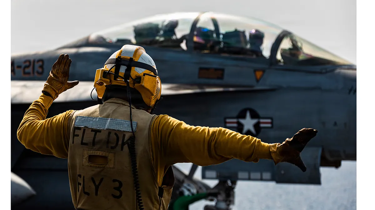 EEUU envía a sus mejores tropas al Golfo Pérsico para recuperar el Estrecho de Ormuz