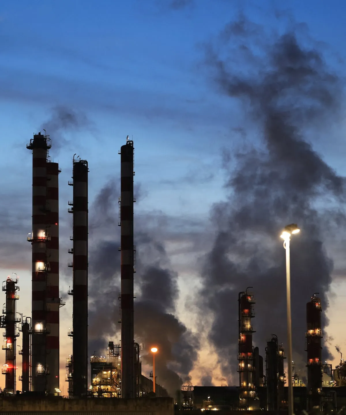 Repsol, cerca y lejos de Irán