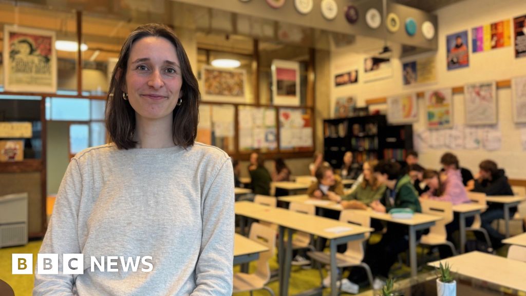 Has banning phones improved performance at Dutch schools? 