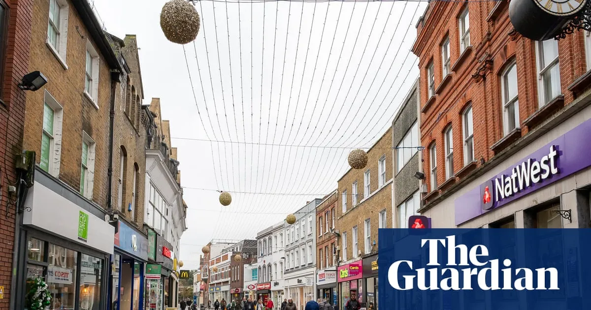 Retail sales unexpectedly fall in Great Britain in run-up to Christmas