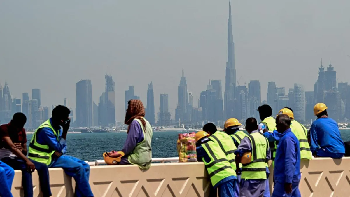
               La guerra de Irán nubla el futuro de 24 millones de inmigrantes asiáticos en el golfo Pérsico
           