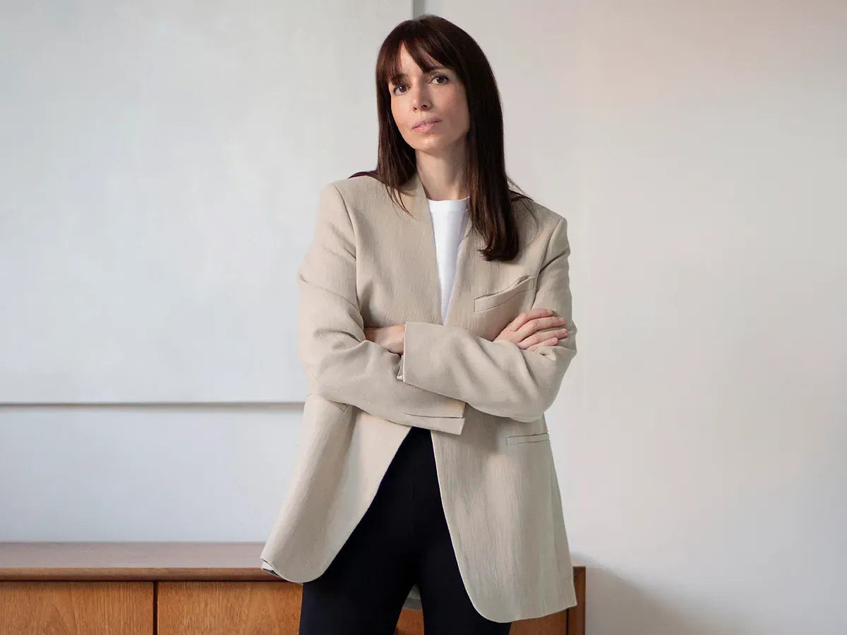 Por qué Kate Middleton o Katie Holmes adoran los bolsos de DeMellier, creados por la española Mireia Llusia-Lindh: "Fabricamos productos de forma ética, para ayudar a quienes más lo necesitan"