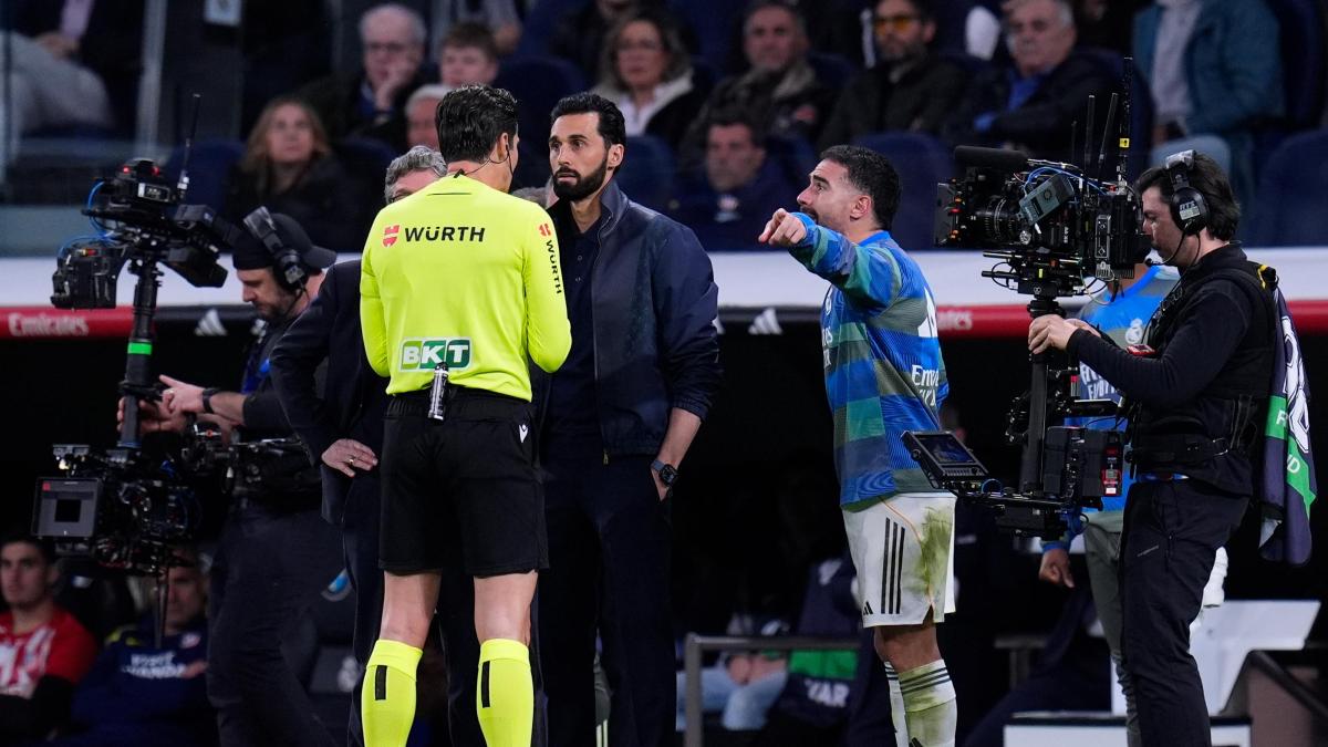 
                                                                                                         El Atlético de Madrid se indigna por el arbitraje: “¿Cómo se puede acabar un derbi con solo dos faltas?”
                                                                                                     