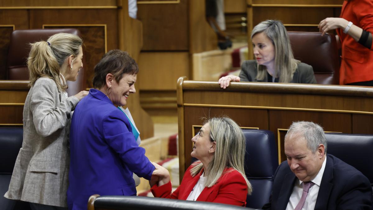 Los socios del Gobierno cierran filas con el “no a la guerra” pero elevan la presión sobre Sánchez