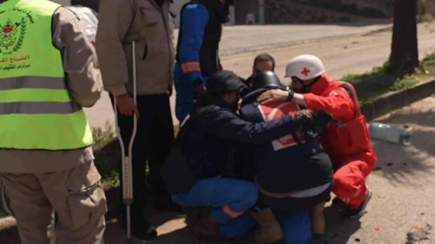 "C'était clair qu'il s'agissait de secouristes" : dans le sud du Liban, des ambulanciers tués par des frappes israéliennes