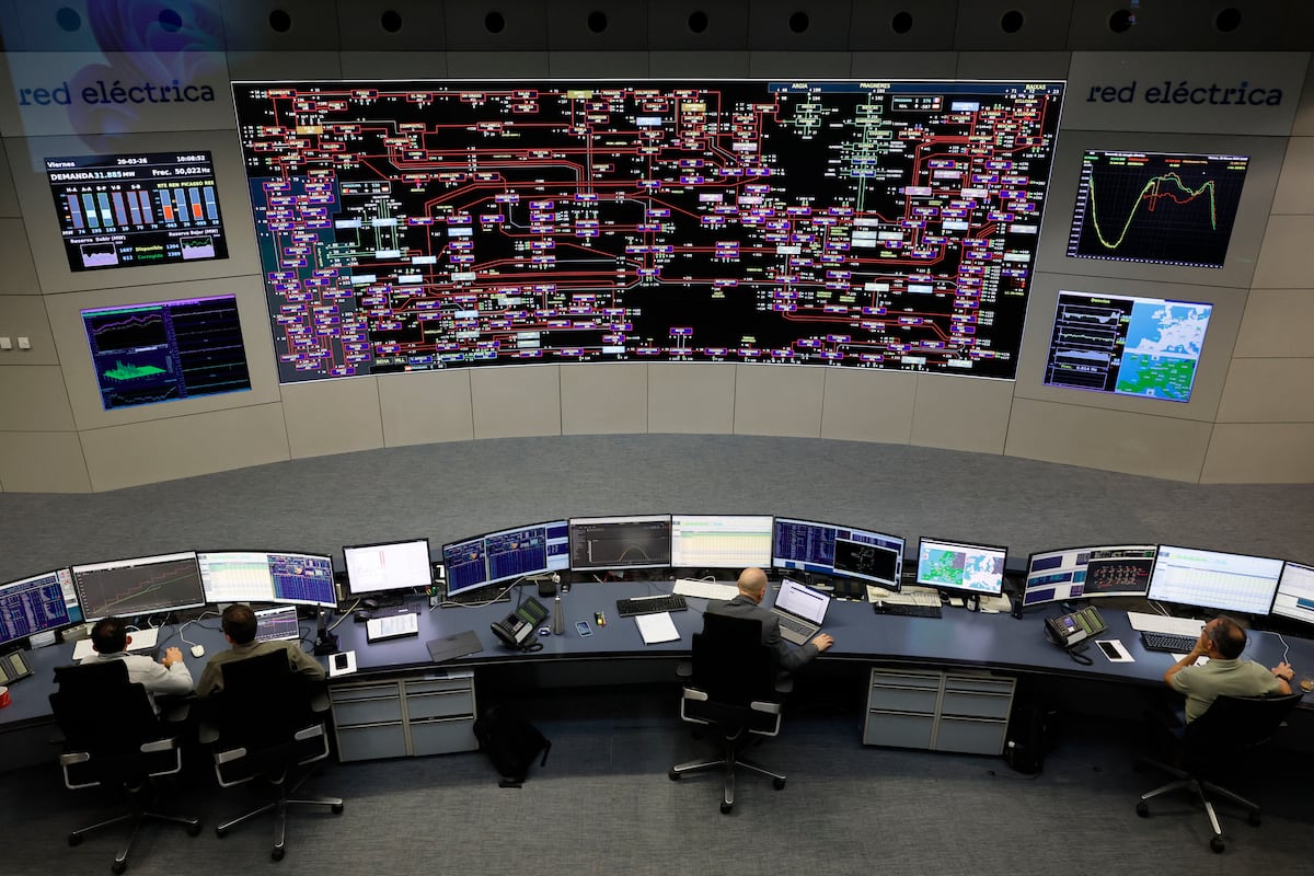 “A tomar por culo, nos estamos desconectando”: los audios entre Red Eléctrica y las empresas la mañana del apagón