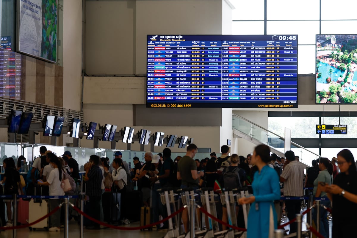 ¿Qué están haciendo las aerolíneas ante el alza del petróleo? De billetes más caros a la rebaja de previsiones