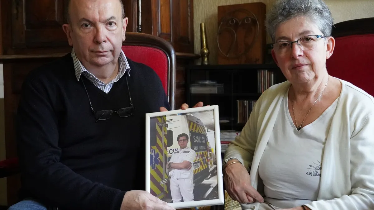 "Pour lui, on continue, on survit" : après la mort de leur fils d'une overdose de protoxyde d'azote, des parents sensibilisent sur les dangers de ce "poison"