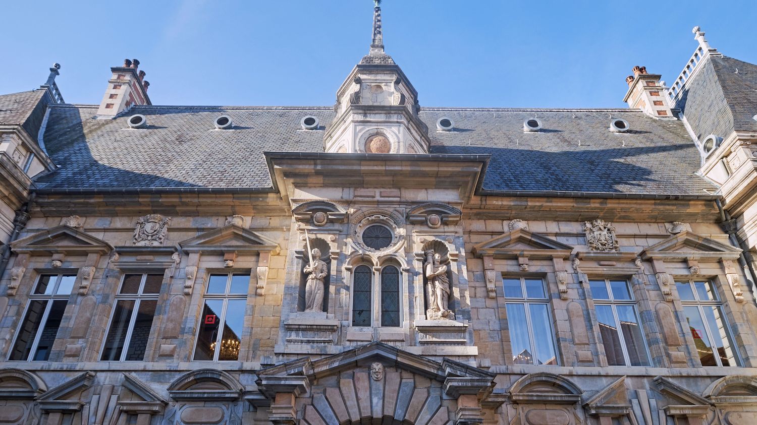 Chantages à la sextape : "le jeune bûcheron" condamné à 18 ans de prison pour avoir piégé des adolescents en se faisant passer pour une femme