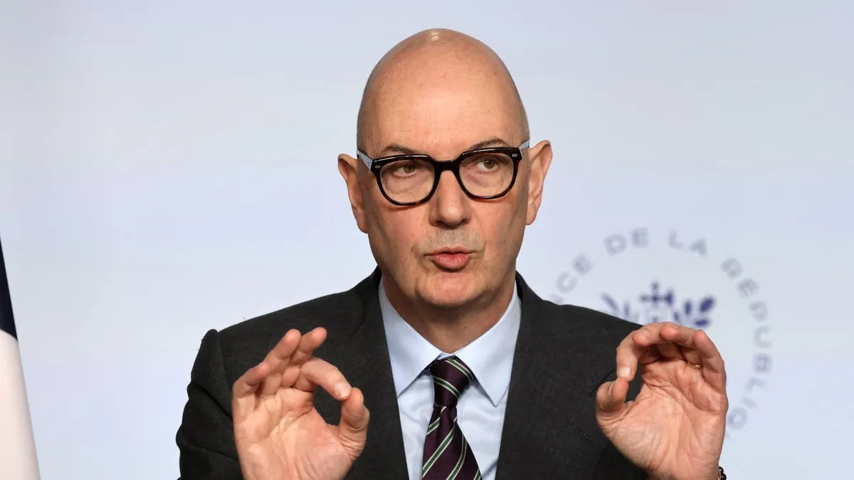 "On n'en est pas là en France, heureusement" : Roland Lescure "regrette" ses propos sur un "choc pétrolier"