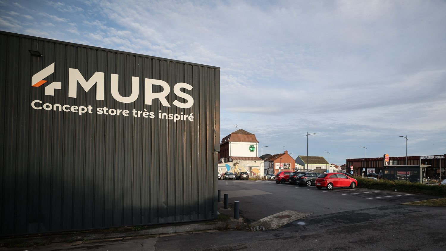 L'enseigne 4Murs, spécialisée dans les papiers peints, ferme près de 80 magasins et supprime 350 emplois