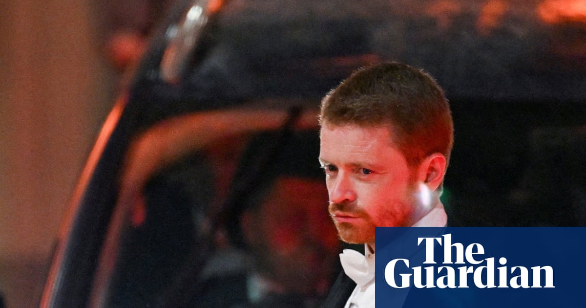 Morgan McSweeney did not disclose his No 10 job in phone theft 999 call, transcript shows