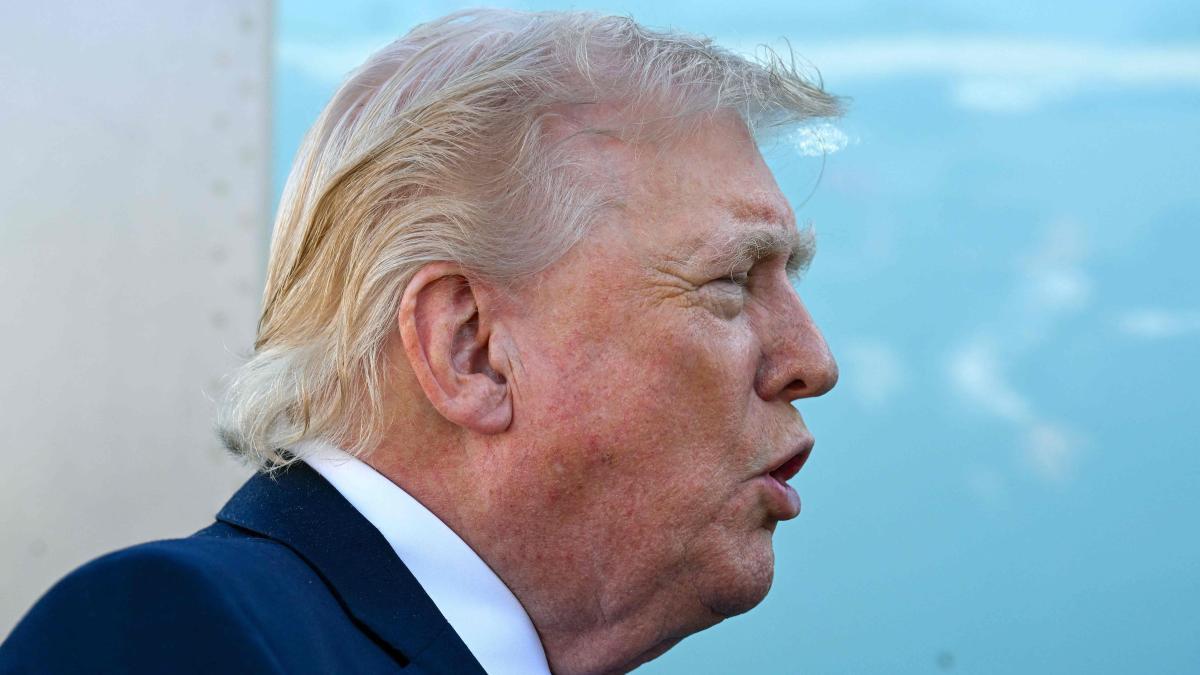 
                 Trump sufre un revés con la victoria de los demócratas en el distrito que alberga Mar-a-Lago
             