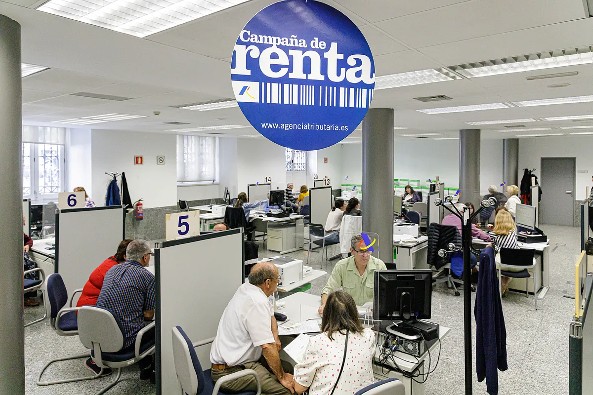 Todas las novedades de la Renta 2025: parados exentos, subida para ahorradores y deducciones autonómicas para celíacos, veterinario o hacer deporte