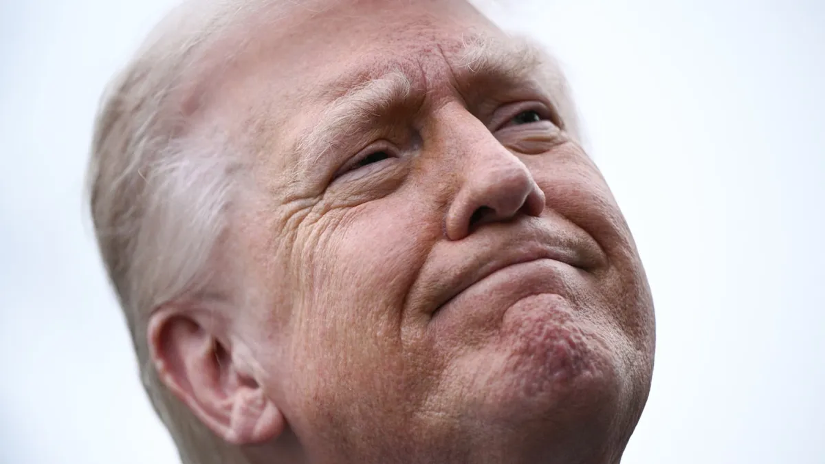 Il a fait 30.000 déclarations trompeuses en un mandat: pour savoir ce que va vraiment faire Trump en Iran, il ne faut pas l'écouter mais regarder les moyens déployés par l'armée sur le terrain (et ils augmentent)