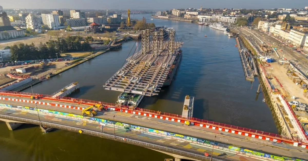 Nantes : l’extension du pont Anne-de-Bretagne s’est amarrée à l’ouvrage