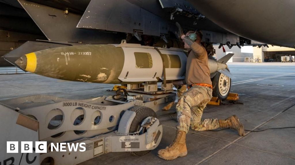 US carries out 'massive' strike against IS in Syria