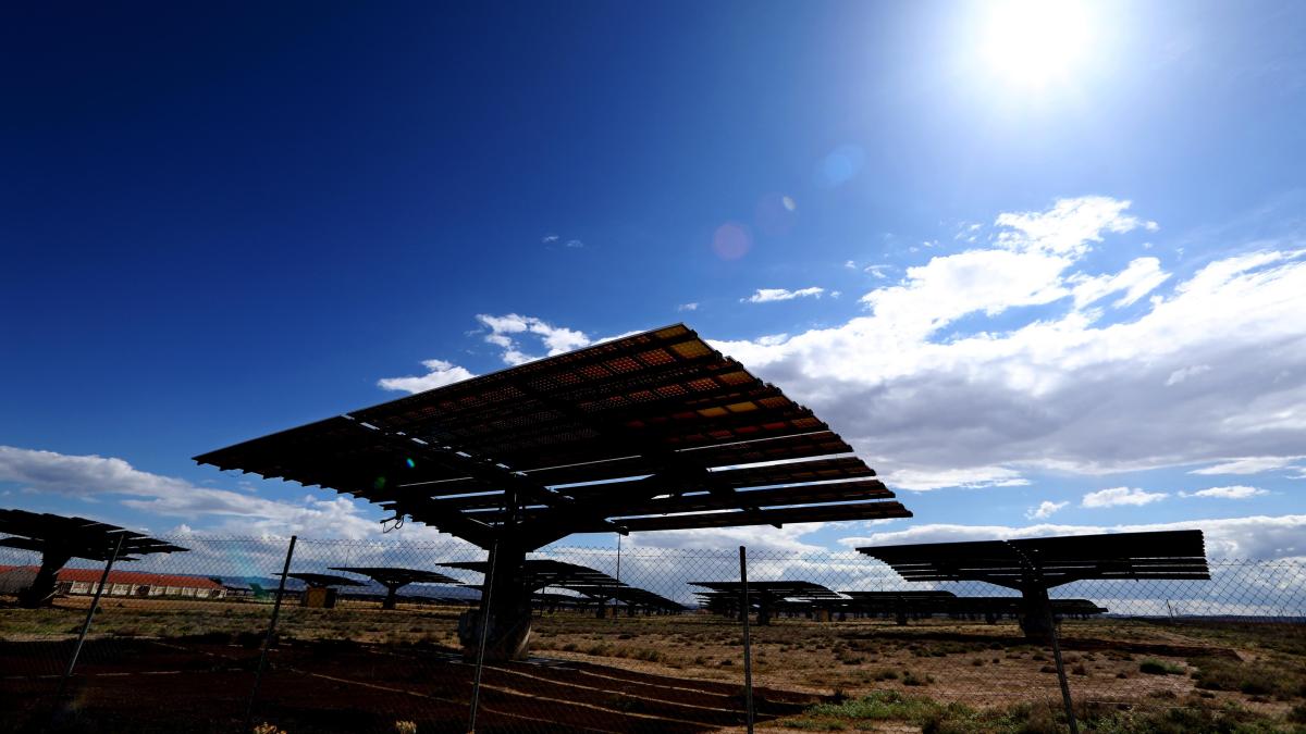 
                                               El Govern someterá a información pública en breve su plan para desplegar las renovables
                                           