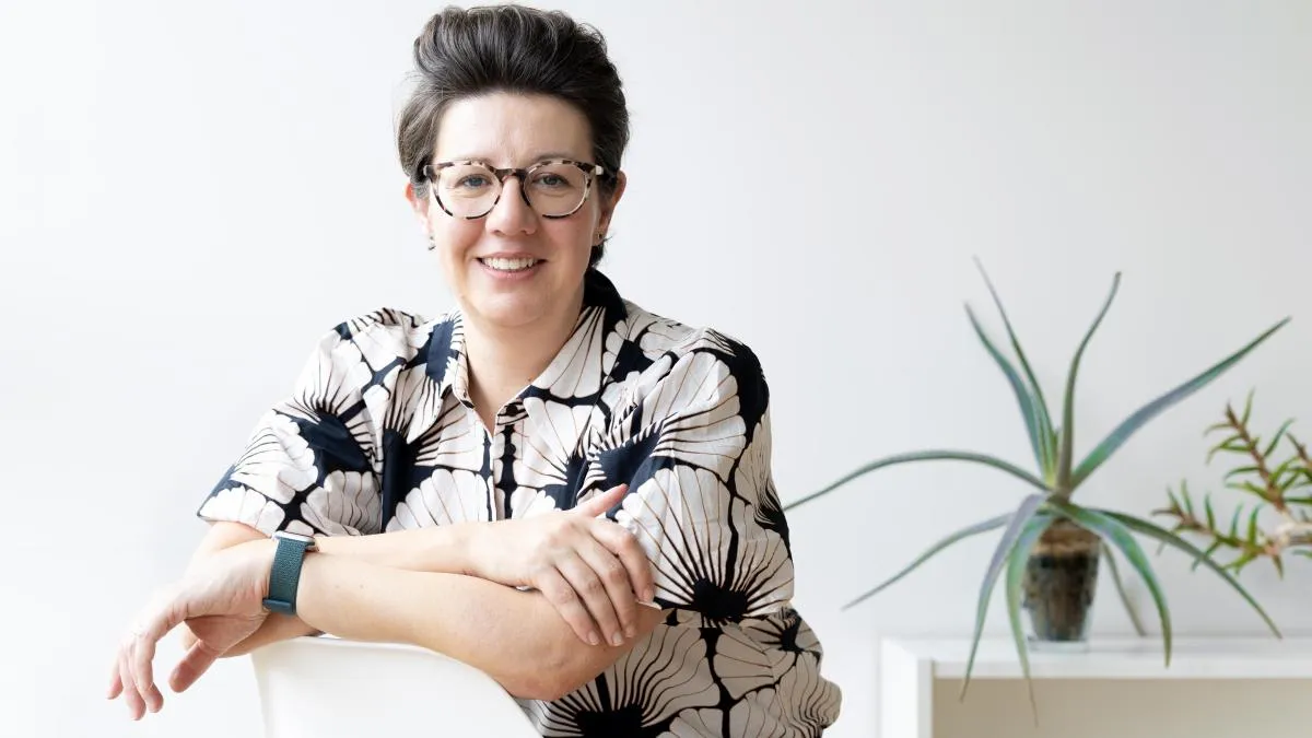 
                                                                                                                      Claire Lynch novela una homofobia no tan lejana
                                                                                                                  