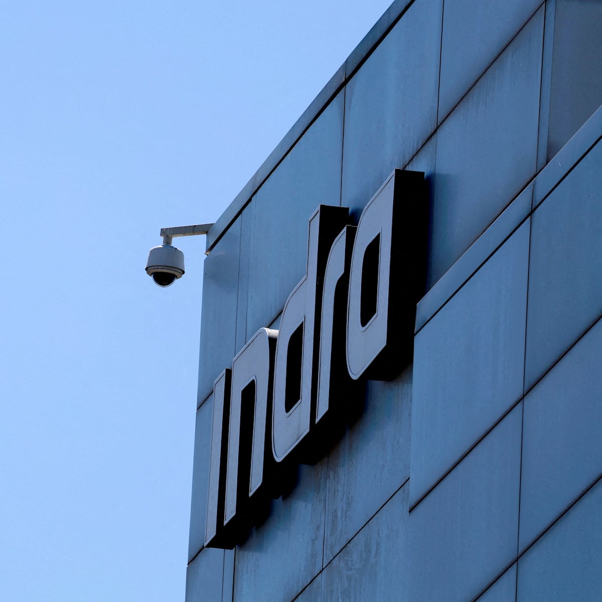 El fondo estadounidense T. Rowe Price eleva su participación en Indra por encima del 5% del capital