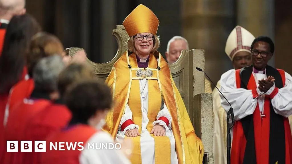 Quién es Sarah Mullally, la primera mujer que lidera la Iglesia anglicana en los casi 500 años de historia de la institución
