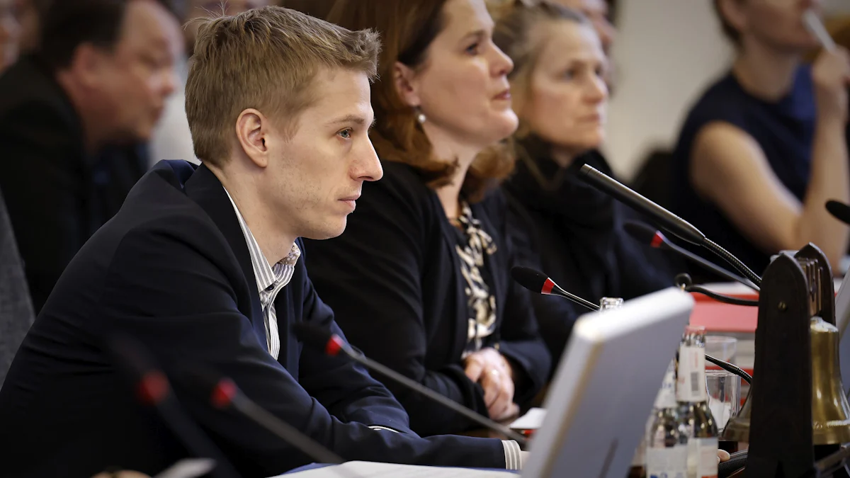 Vollversammlung des Münchner Stadtrats: Warum Dominik Krause jetzt schon mit „Herr Oberbürgermeister“ angesprochen wird