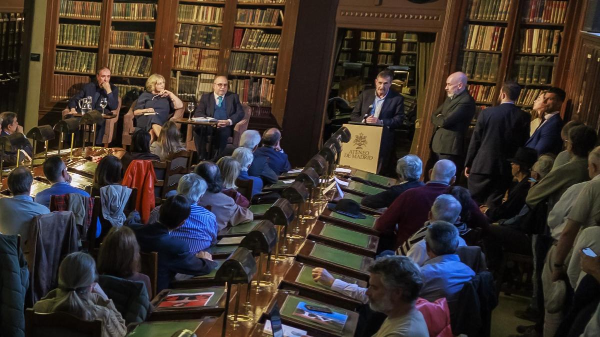 Enric Juliana y Esteban Hernández: Reto al Anticristo en el Ateneo