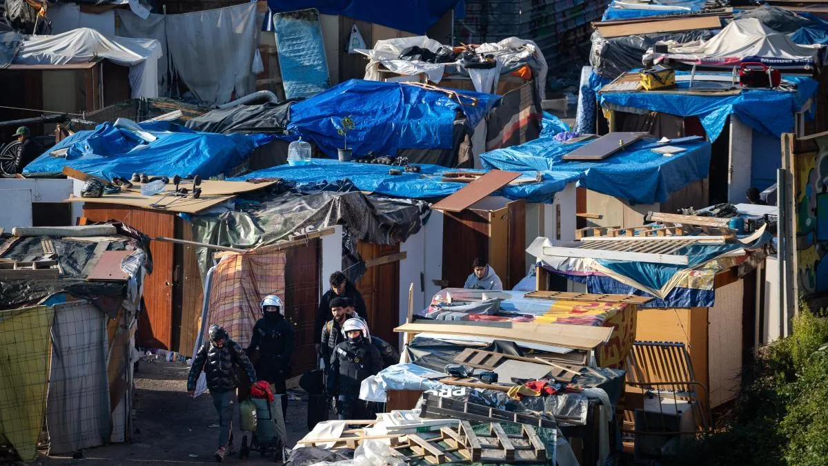 
                                             Barcelona desaloja a 126 personas de la gran ciudad de chabolas ante las obras de la Sagrera
                                         