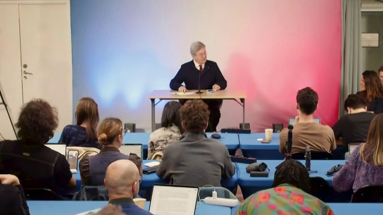 On vous raconte les dessous de la conférence de presse de LFI réservée aux "nouveaux médias"