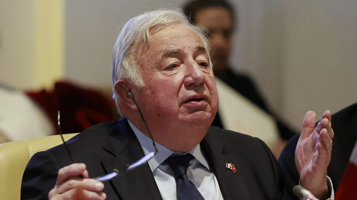 Gérard Larcher veut un "candidat unique" de la droite et du centre d'ici novembre pour la présidentielle 2027
