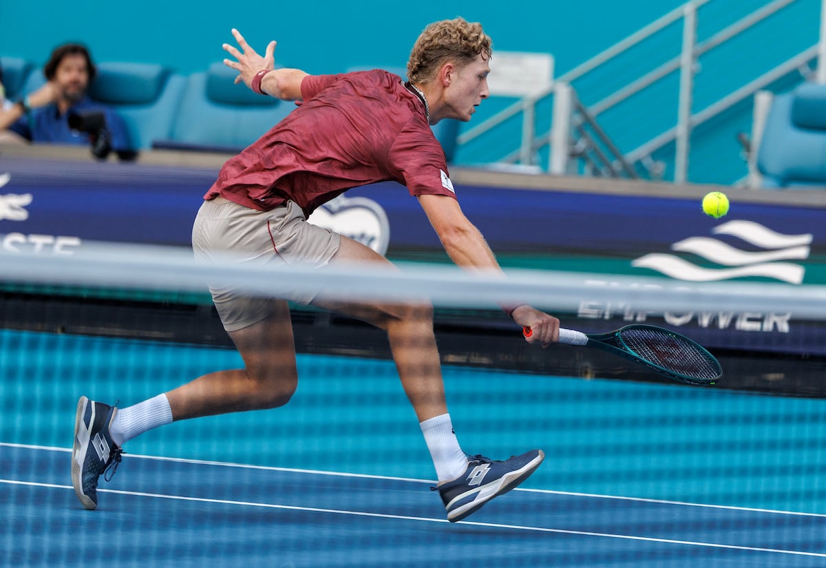 Landaluce choca con el saque de Lehecka en los cuartos de Miami