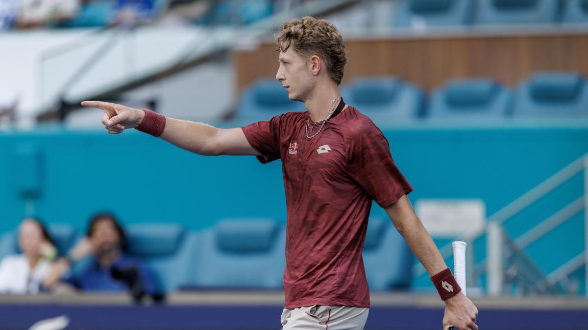 
                                                                                                                 El salto de Landaluce alcanza su tope
                                                                                                             