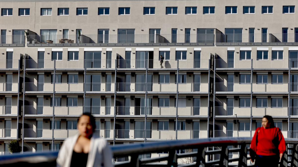 
                                 El precio de la vivienda no da tregua y sube un 9% en enero pese a la caída de ventas
                             