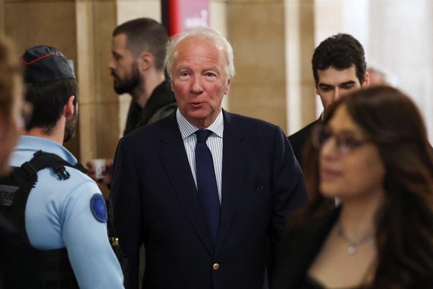 Au procès en appel de l’affaire Sarkozy-Kadhafi, Brice Hortefeux déstabilisé par la « note Moussa Koussa » : « Euh, vous me prenez de court… »
