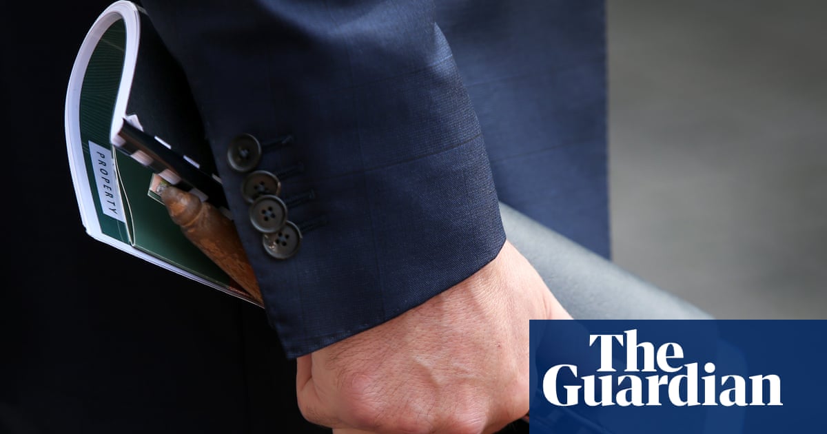 Houses passed in at auction surge to 43% nationwide as interest rate hikes prompt Australians to sell