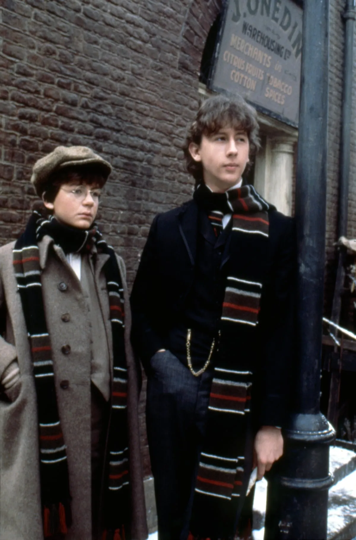 Huérfanos, crímenes y una secuencia que creó escuela: la producción incomprendida de Spielberg que asustó a los niños e inspiró ‘Harry Potter’