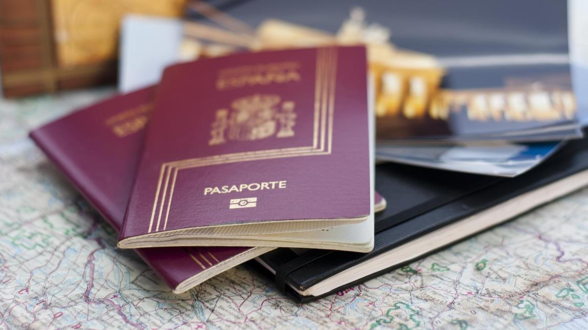 
                                                              ¿Qué hacer si te roban el pasaporte (o el DNI) en el extranjero?
                                                          