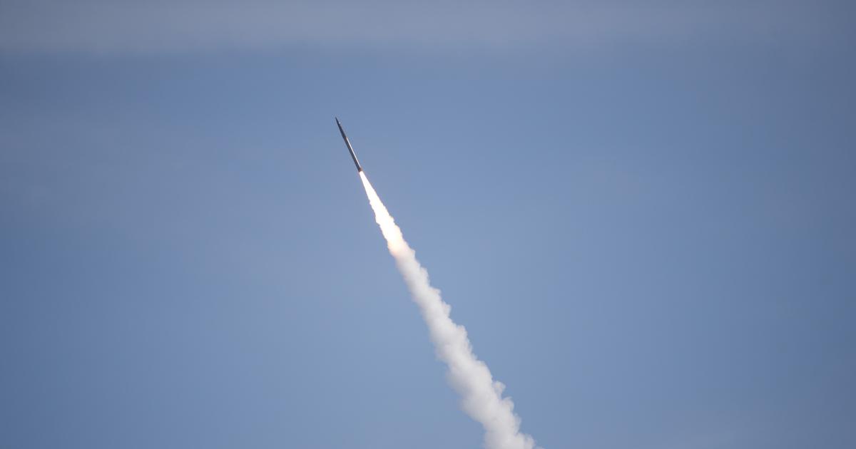 Près d’un mois après le début de la guerre, les boucliers américain et israélien à la peine face aux missiles et aux drones de l’Iran ?