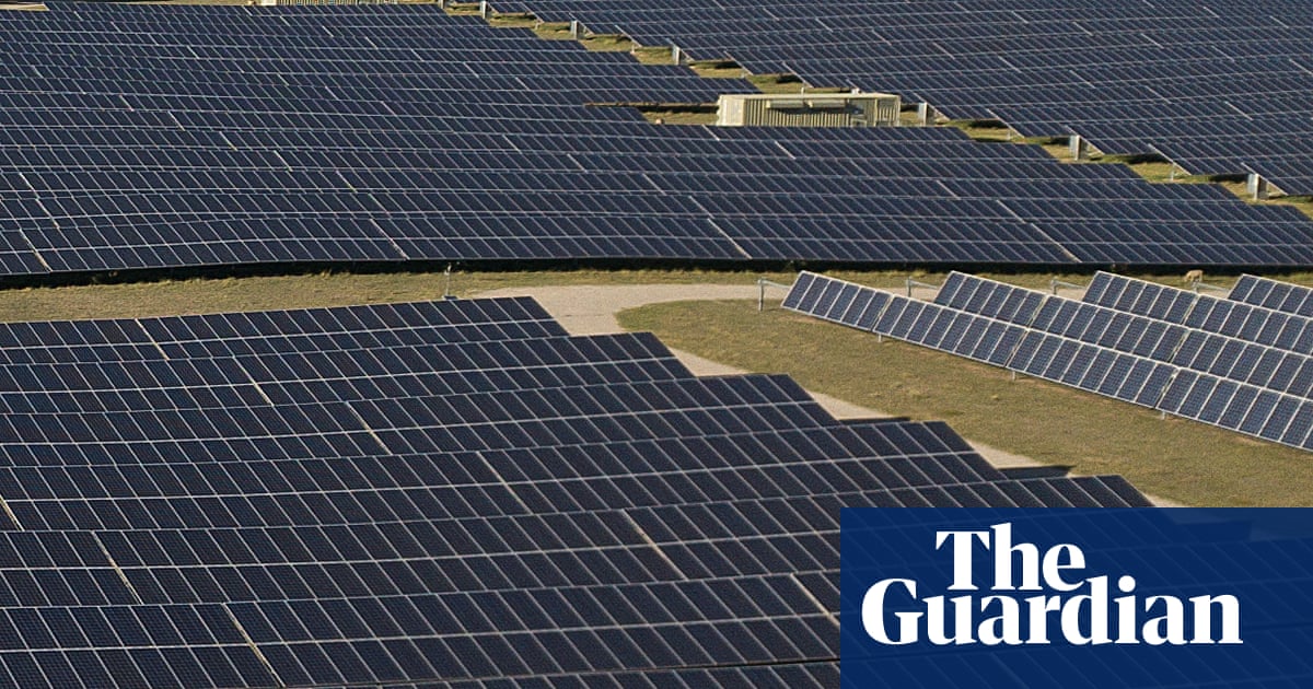 Australia could miss clean energy target as solar and wind investment slumps, investors warn