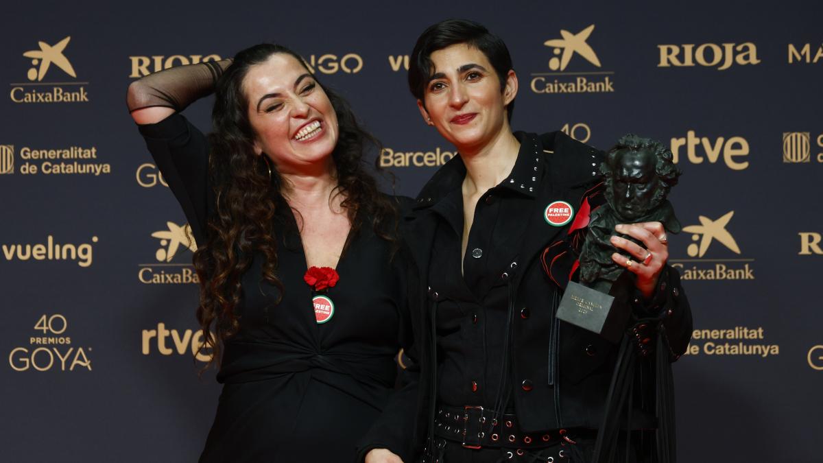 
                                                                                      Llega al 'streaming' el premiado documental de Alba Flores: dónde ver “Flores para Antonio”
                                                                                  